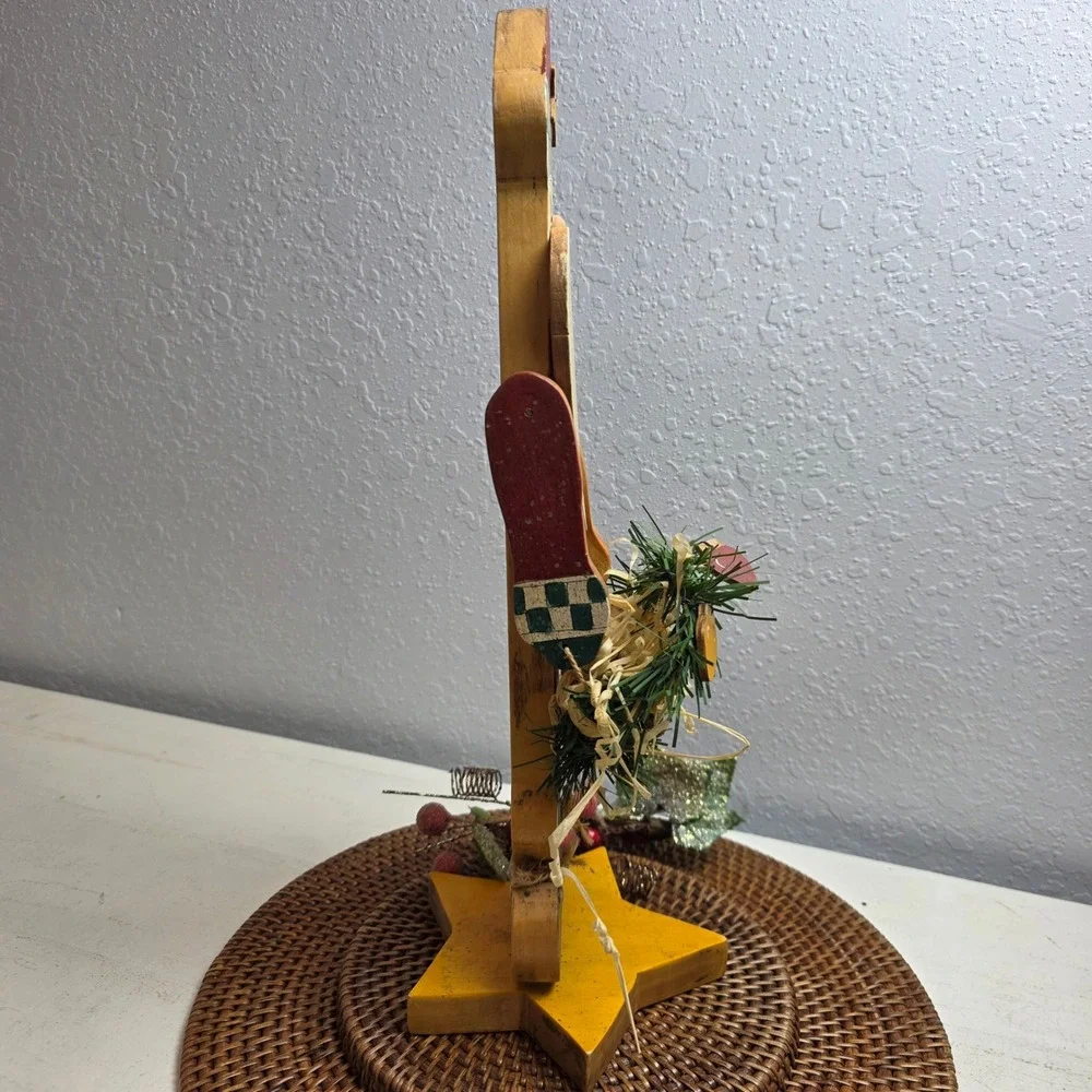 Rustic Wooden Santa Claus‎ Figurine Christmas Tabletop Star Base Wreath Lights